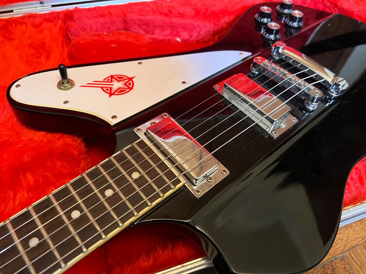 Guitarra Washburn PS10 Starfire Paul Stanley (firebird