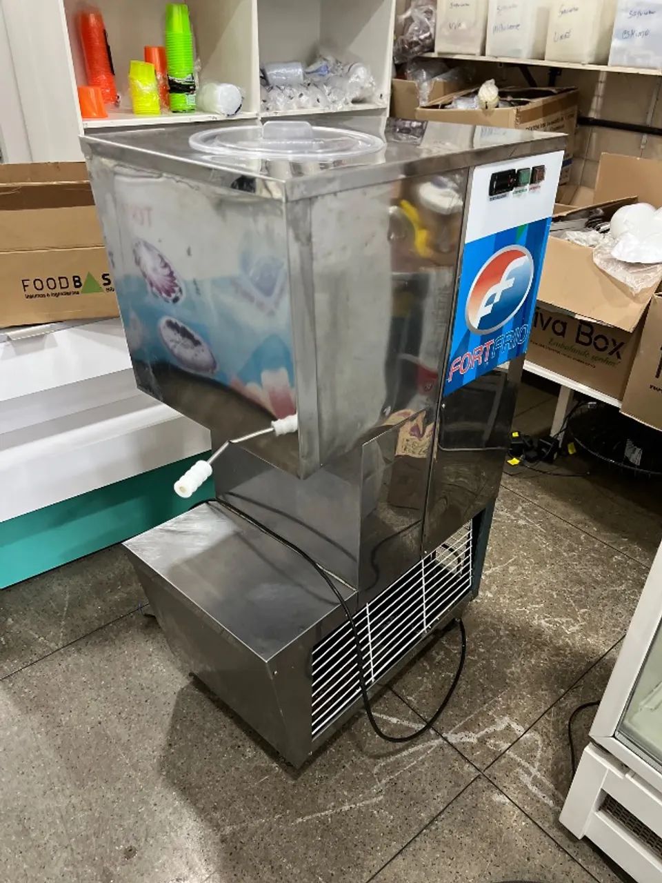 Máquina de sorvete Eletrofrios  - S40 - Cabeçote invertido - bojo 16L 