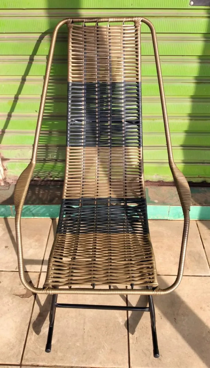 Cadeira de balanço macarrão 