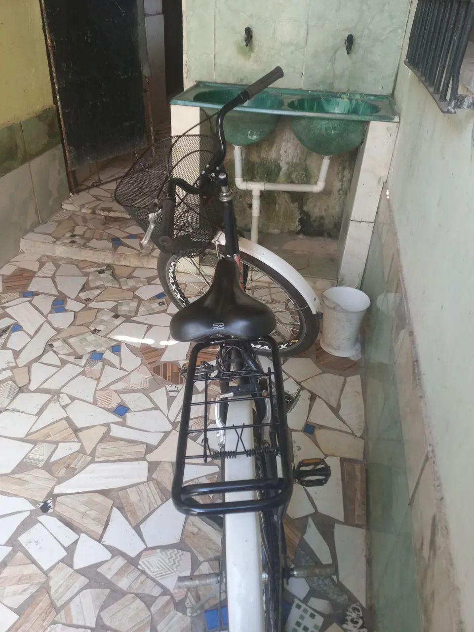 Bicicleta Poty com cestinha