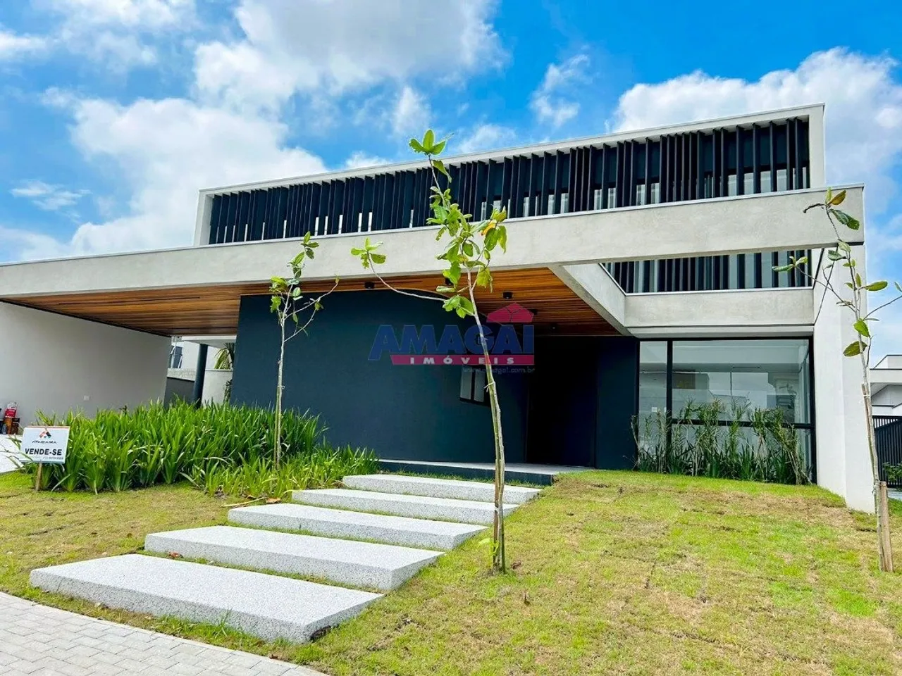 Casa nova no Urbanova - SJC