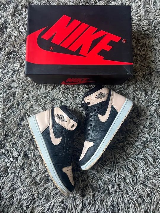 jordan 1 crimson tint on feet