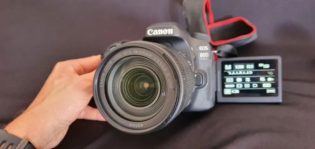Canon Eos 80d Wi-fi + 18-135mm Is Usm Dslr + 2 Baterias - Foto 3
