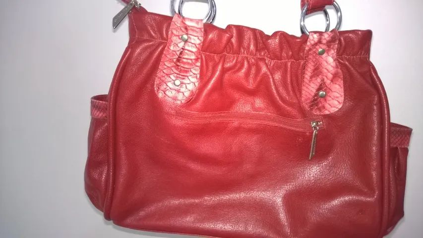 bolsa vermelha em couro - Foto 3