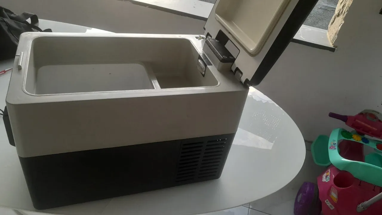 Mini Geladeira Portátil -ideal para caminhões segens!