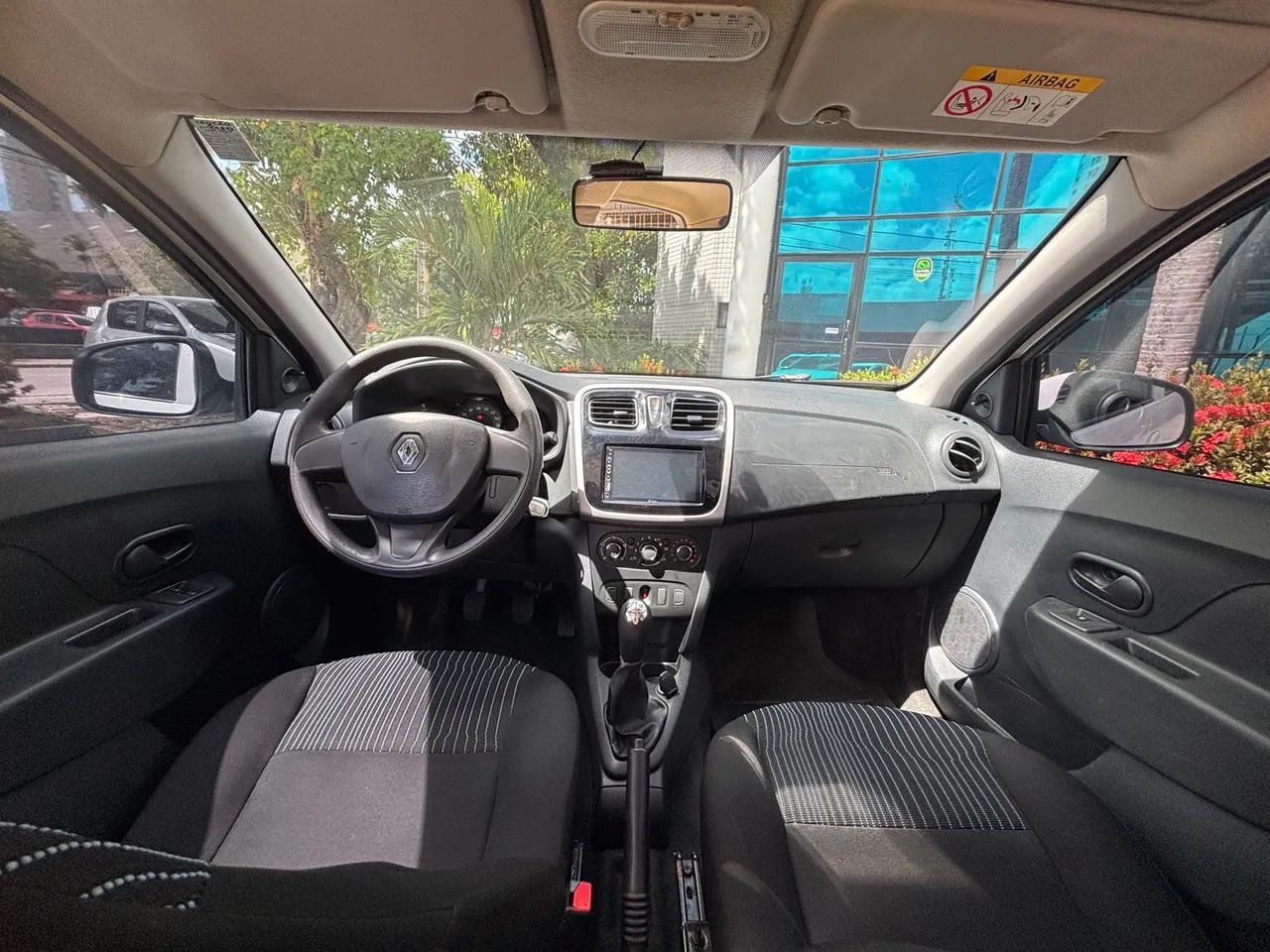 Vendo Logan Authentique 2018 Completo - Ótimo Estado! Valor 39.990,00 - Foto 4