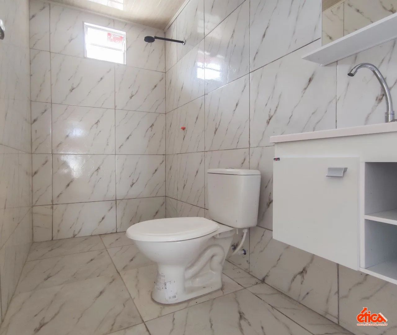 Imovel com espaço tipo loja (70,00m²) com banheiro e amplo terreno (180,00m²) aos fundos - - Foto 8