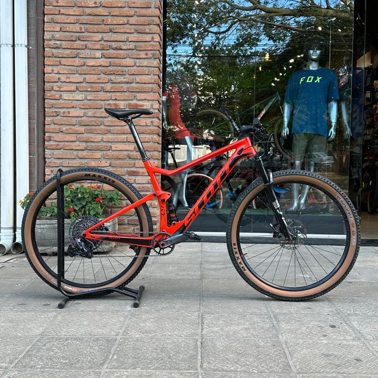 SEMINOVA Scott Spark RC bike de excelente configuração!