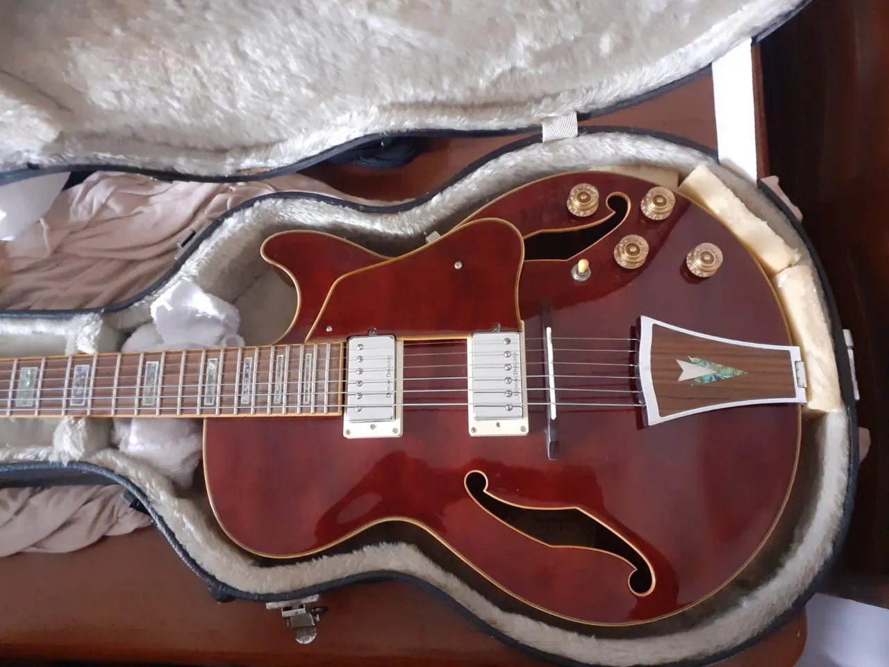 Guitarra Semi-Acústica Ibanez AG86 -TRD 12 01