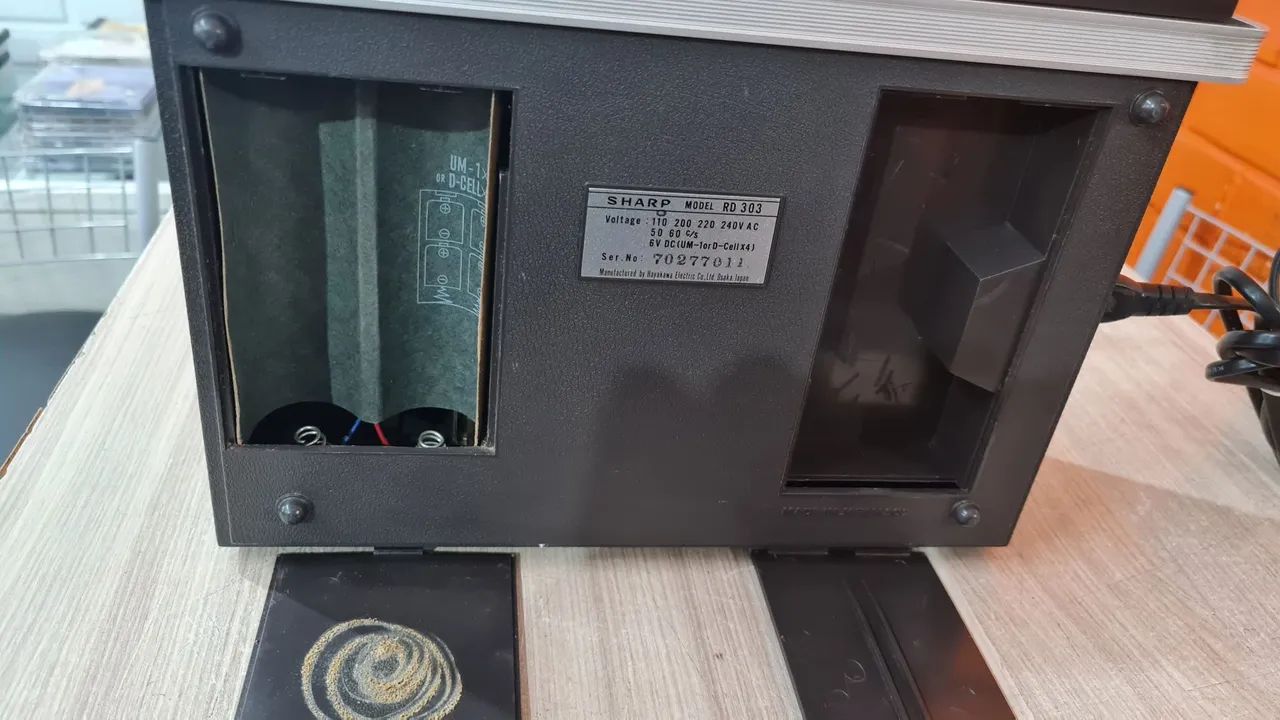 Gravador SHARP RD-303 com Microfone Vintage - Foto 6