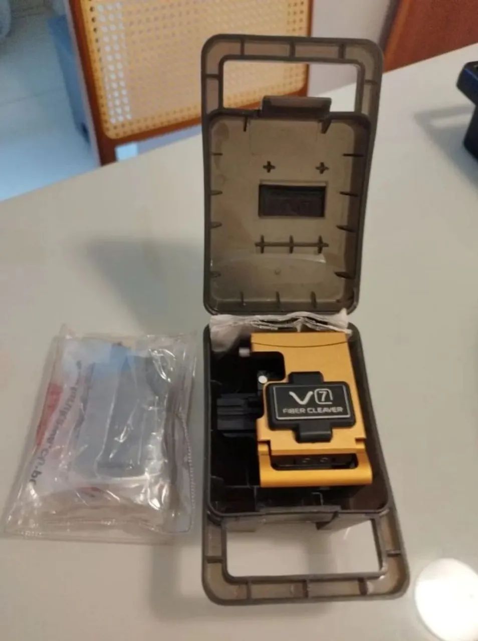 Clivador V7 de fibra óptica de alta precisão.