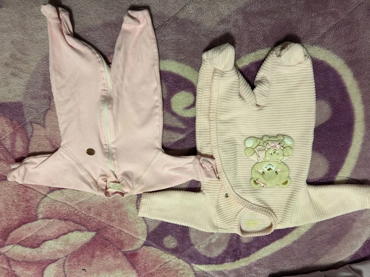Macacões de bebê rosa