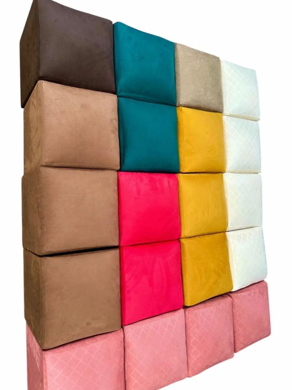Conjunto de Puffs Coloridos - Foto 2