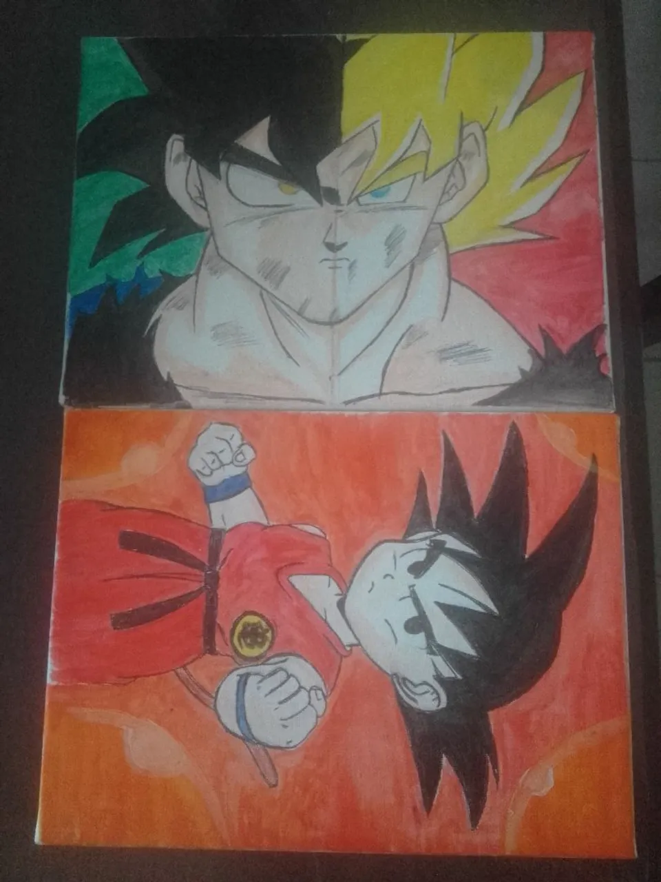 Quadros pintados a mão.