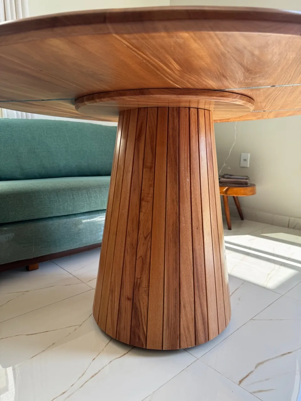Mesa de Jantar Redonda em Madeira
