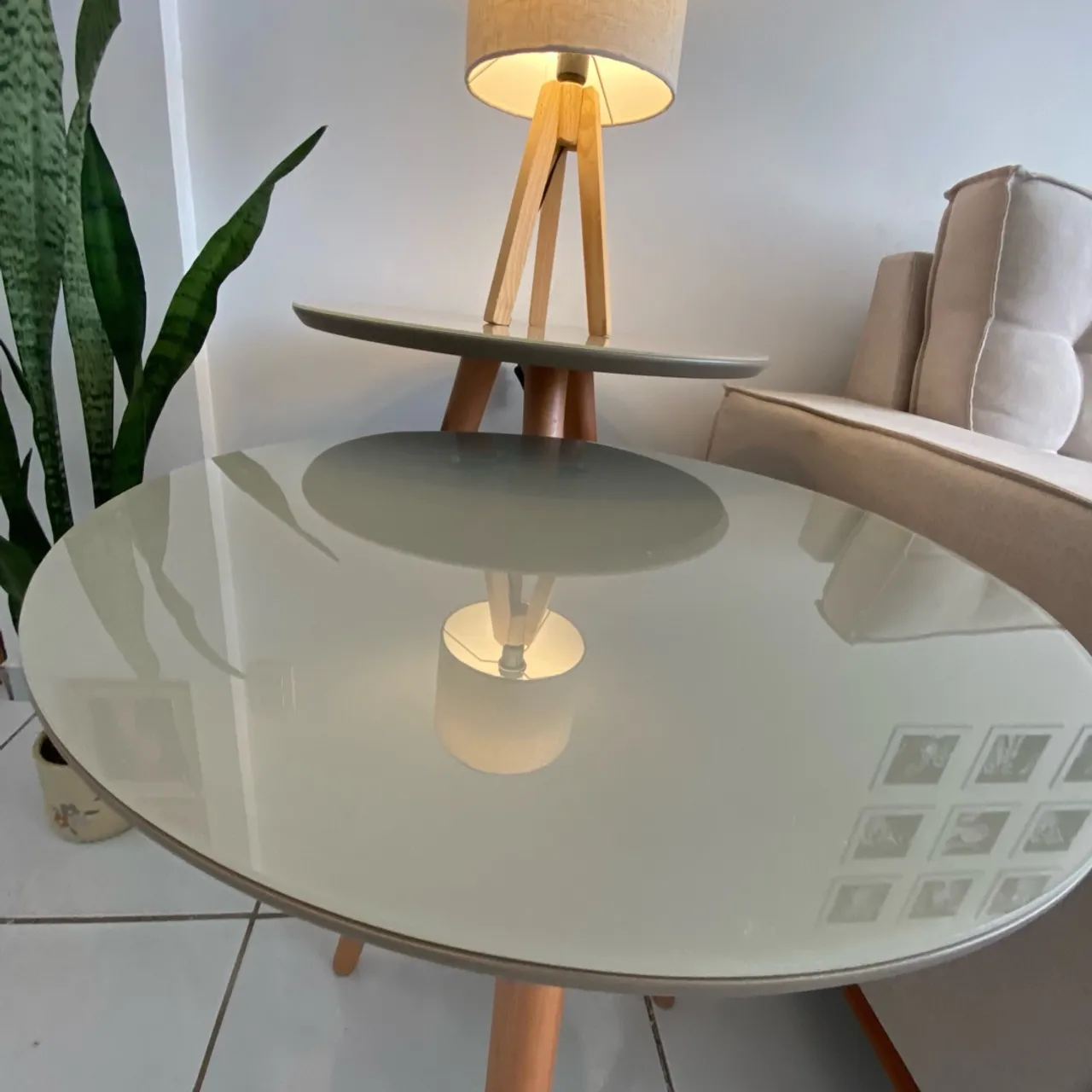 Conjunto de mesas laterais