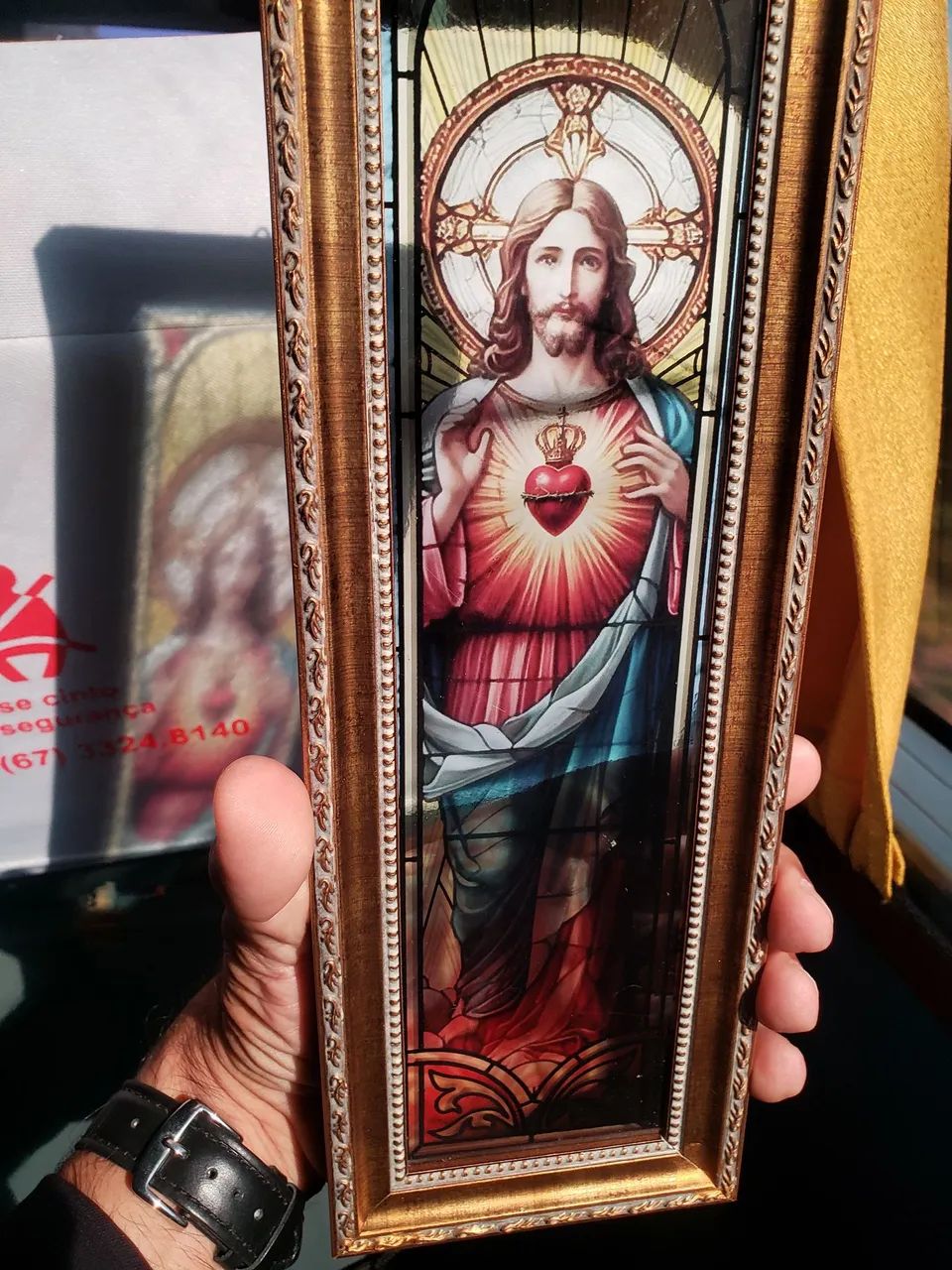 Quadro religioso em madeira com vidro ,vitral  pode se encomendar outro santos