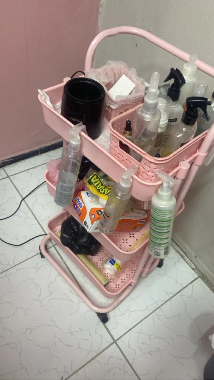 Carrinho Auxiliar Rosa para Salão de Beleza