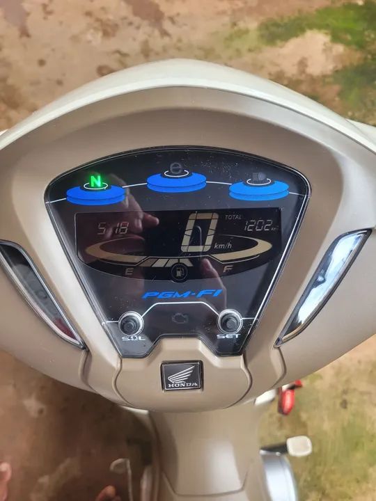 Troco por carro Honda Biz 125 , apenas 1500 km rodados