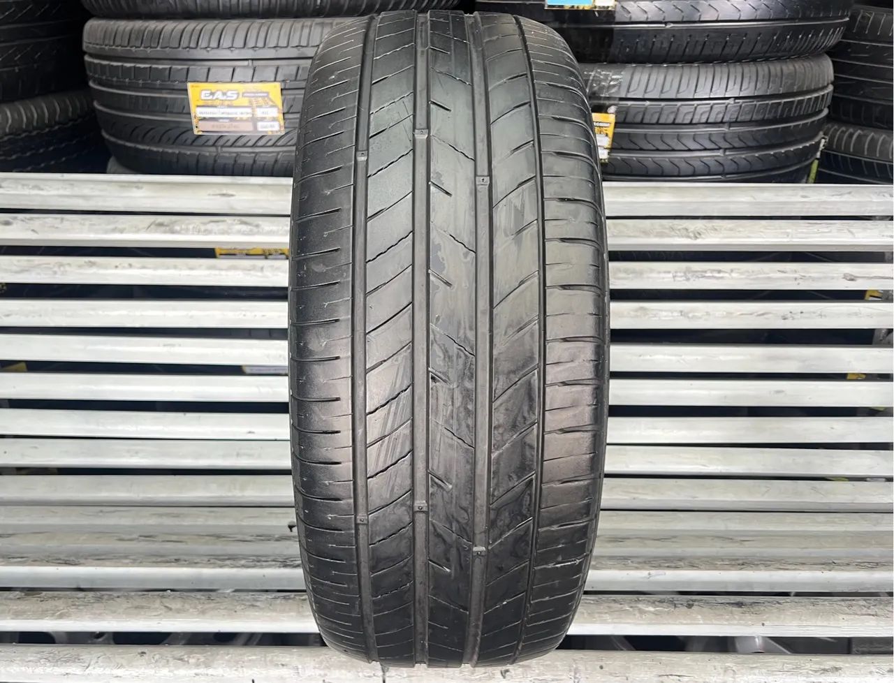Pneu 235/45/18 Kumho Ecsta HS52 / Pneu 235/45R18