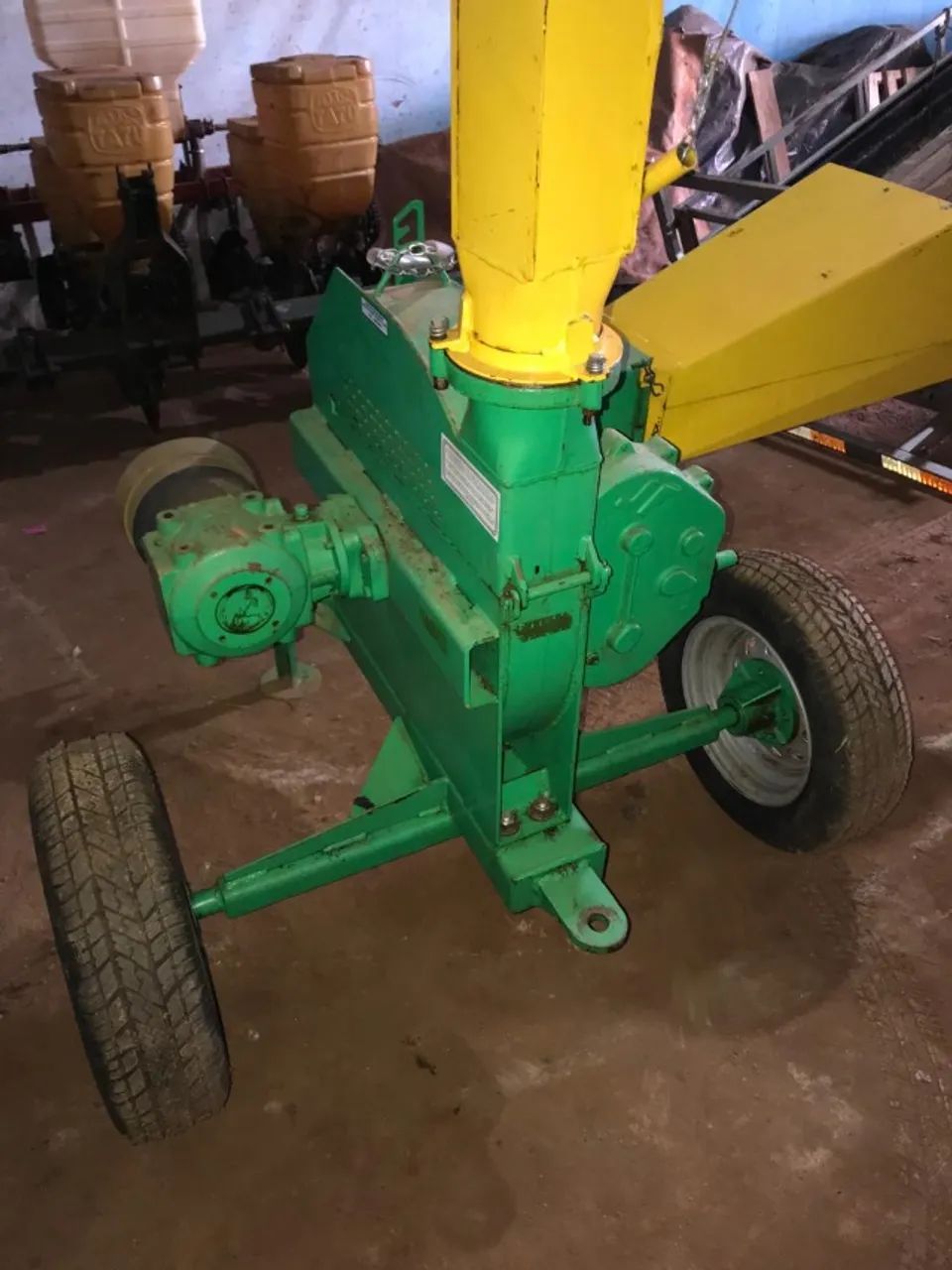 Ensiladeira JF60 Bica Longa Muito Conservada - Tratores e máquinas  agrícolas - Centro, Anápolis 1288882525 | OLX