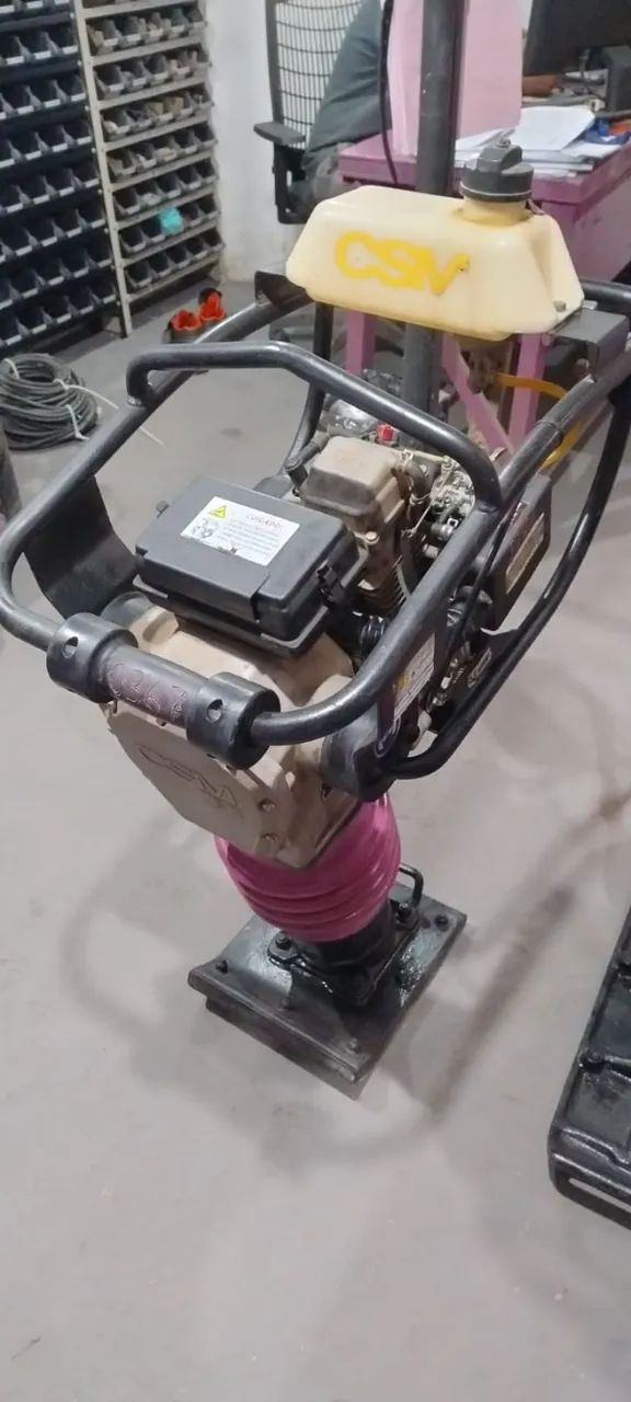 FAÇO LOCAÇÃO DE PLACA VIBRATORIA E COMPACTADOR SAPO - Foto 3