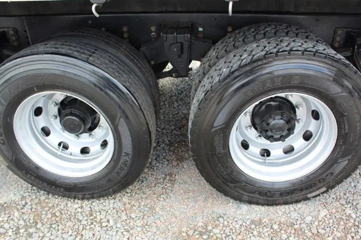 VW 24-250 Constellation / vw 24250 - Ano 2013 / Pouco Rodado / Único Dono - Foto 4