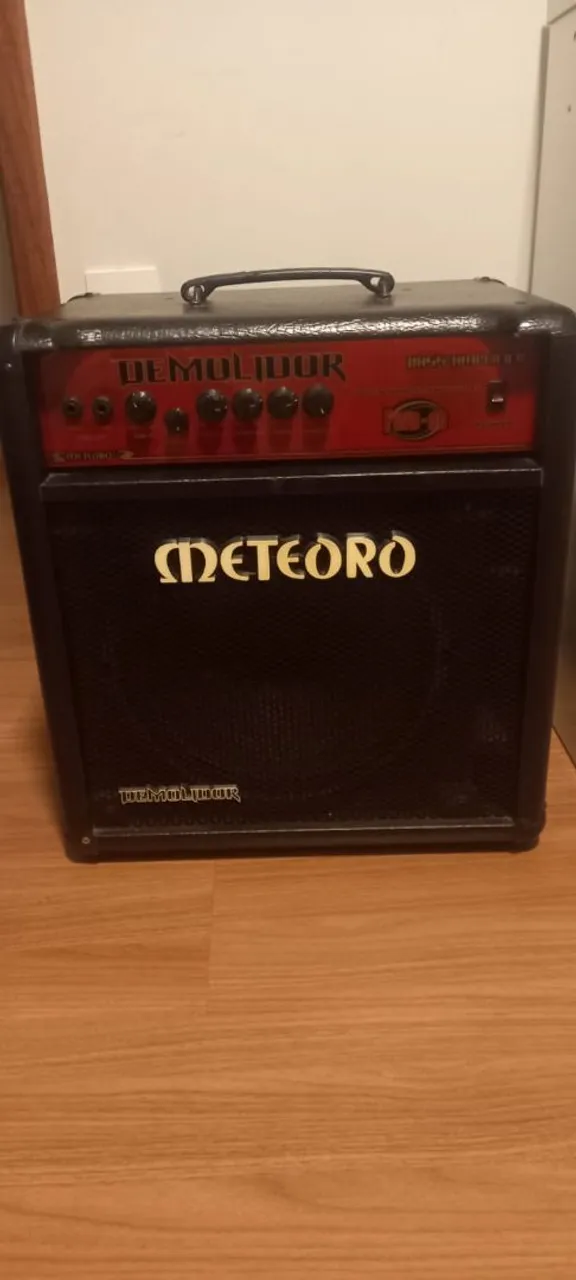 Amplificador Meteoro Demolidor 80W