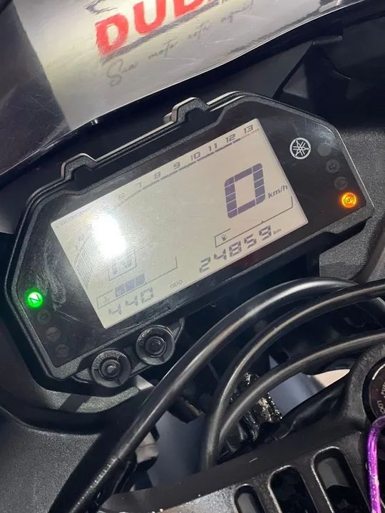 YAMAHA R3 2023 - Foto 3