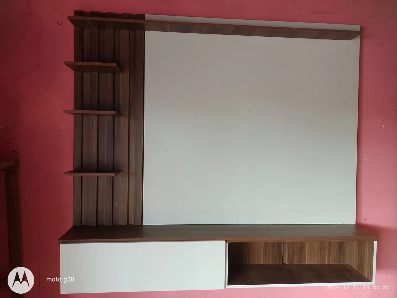 Rack para TV com prateleiras