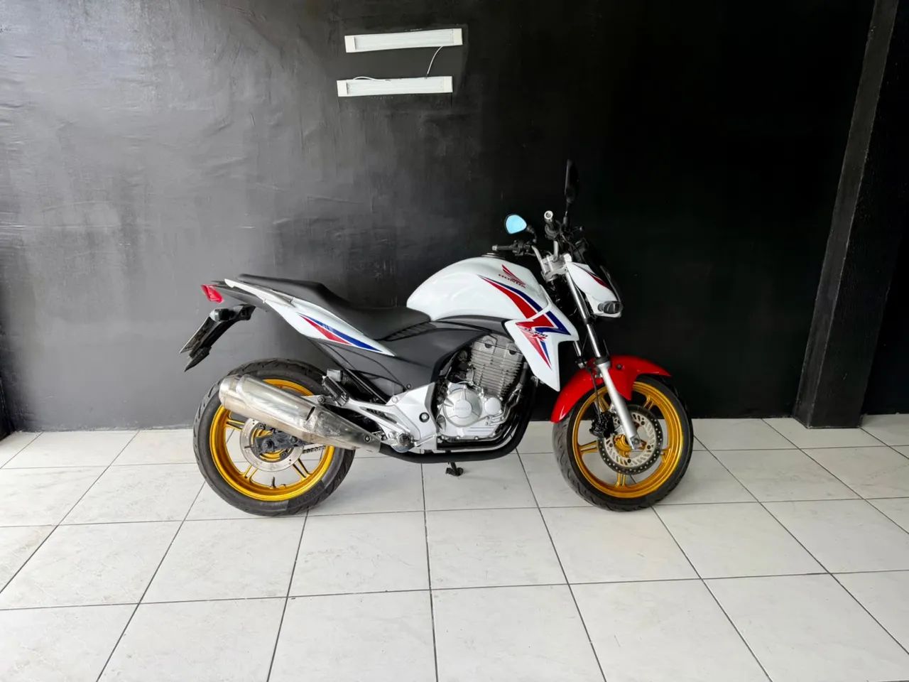 Cb 300 2015 Tricolor Extra!! - Foto 4