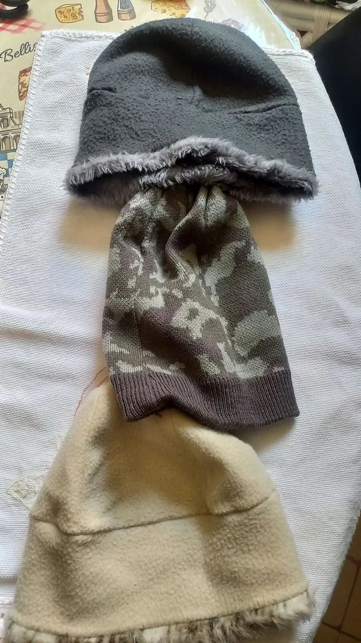 3 Gorros novos 