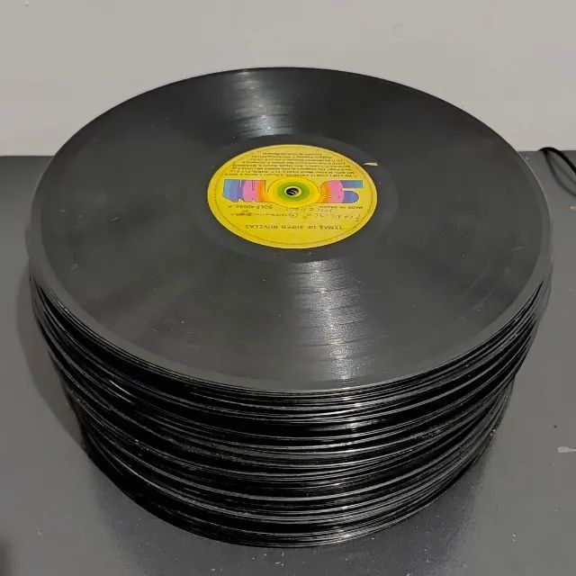 Lote de 136 discos de vinil + Toca disco Philips - Foto 3