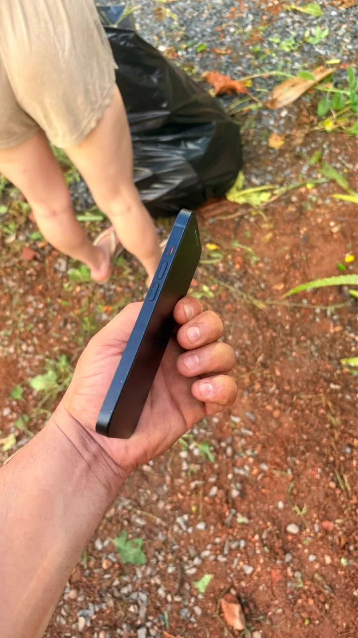 Vende-se iPhone 14 normal