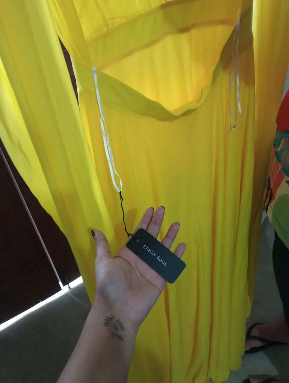 Vestido elegante nunca usado  - Foto 3