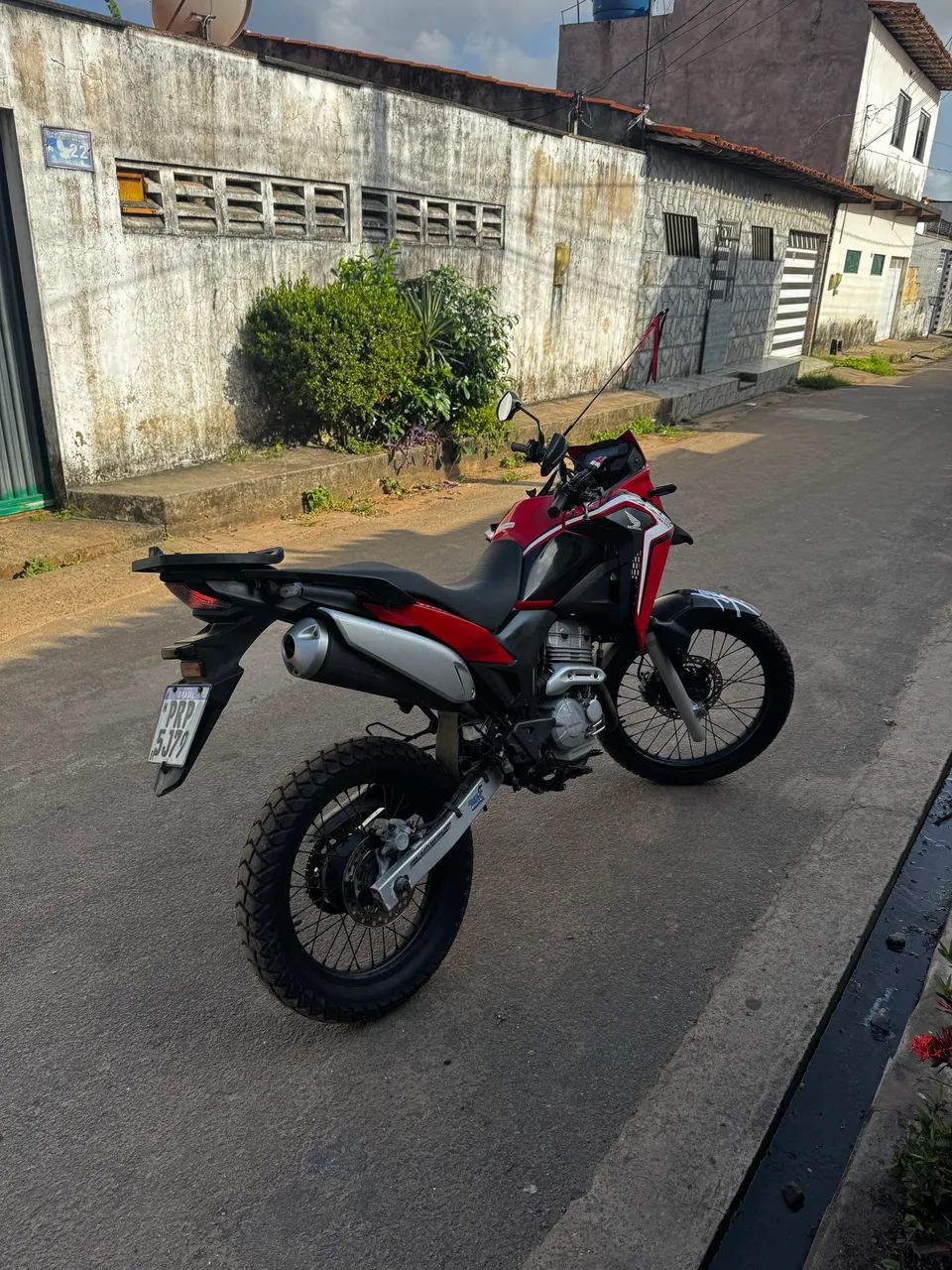 Xre 300 troco em carro  - Foto 2