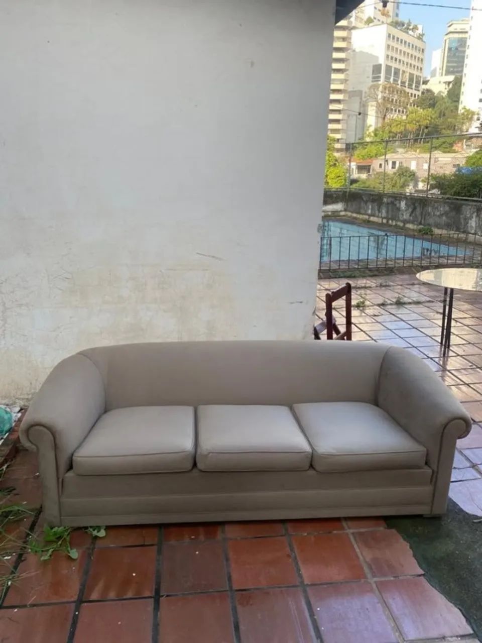 Sofá 3 Lugares Estilo Retrô / Curvo - 2,05 m - Foto 2