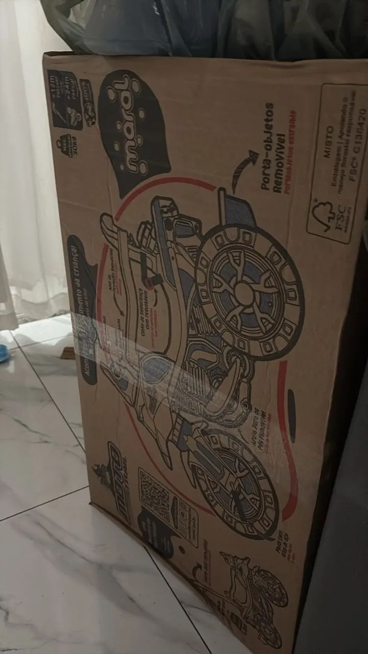 Brinquedo novo na caixa 