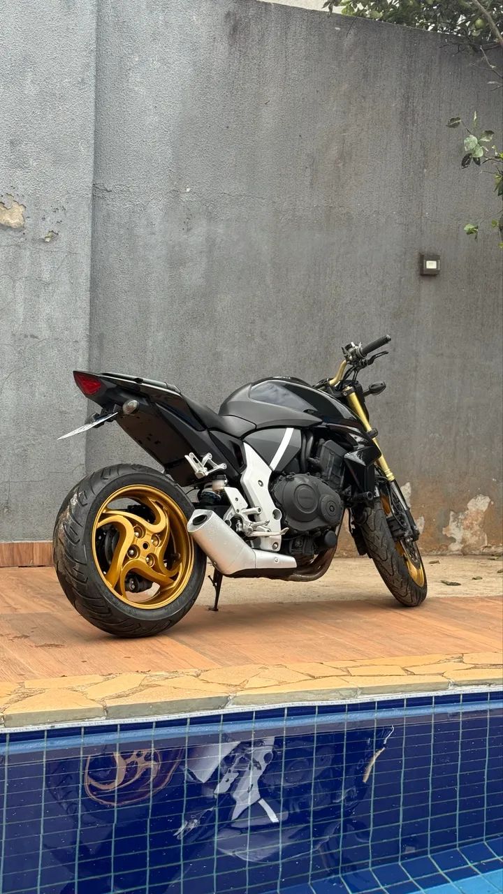 CB1000 - Foto 2
