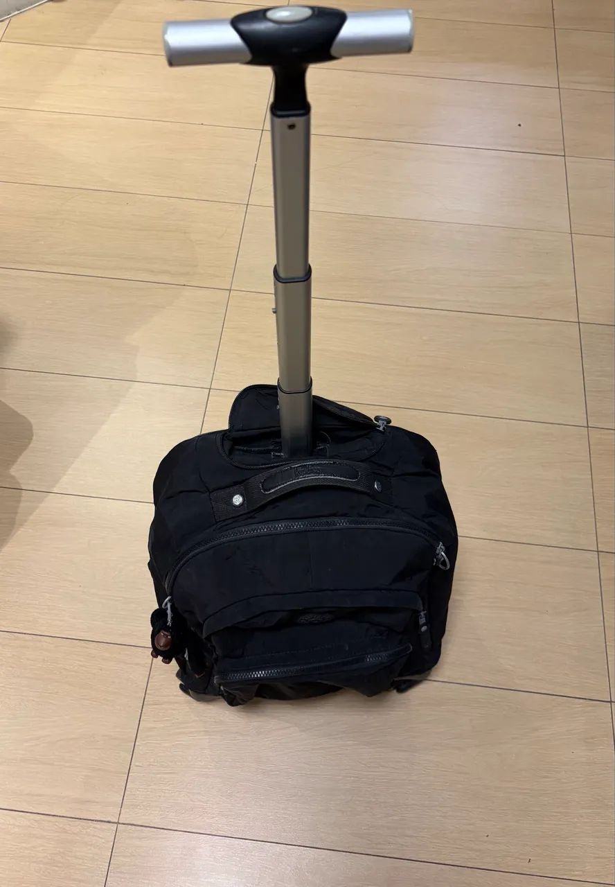 Mochila Kipling Preta - Ótimo estado - Foto 5