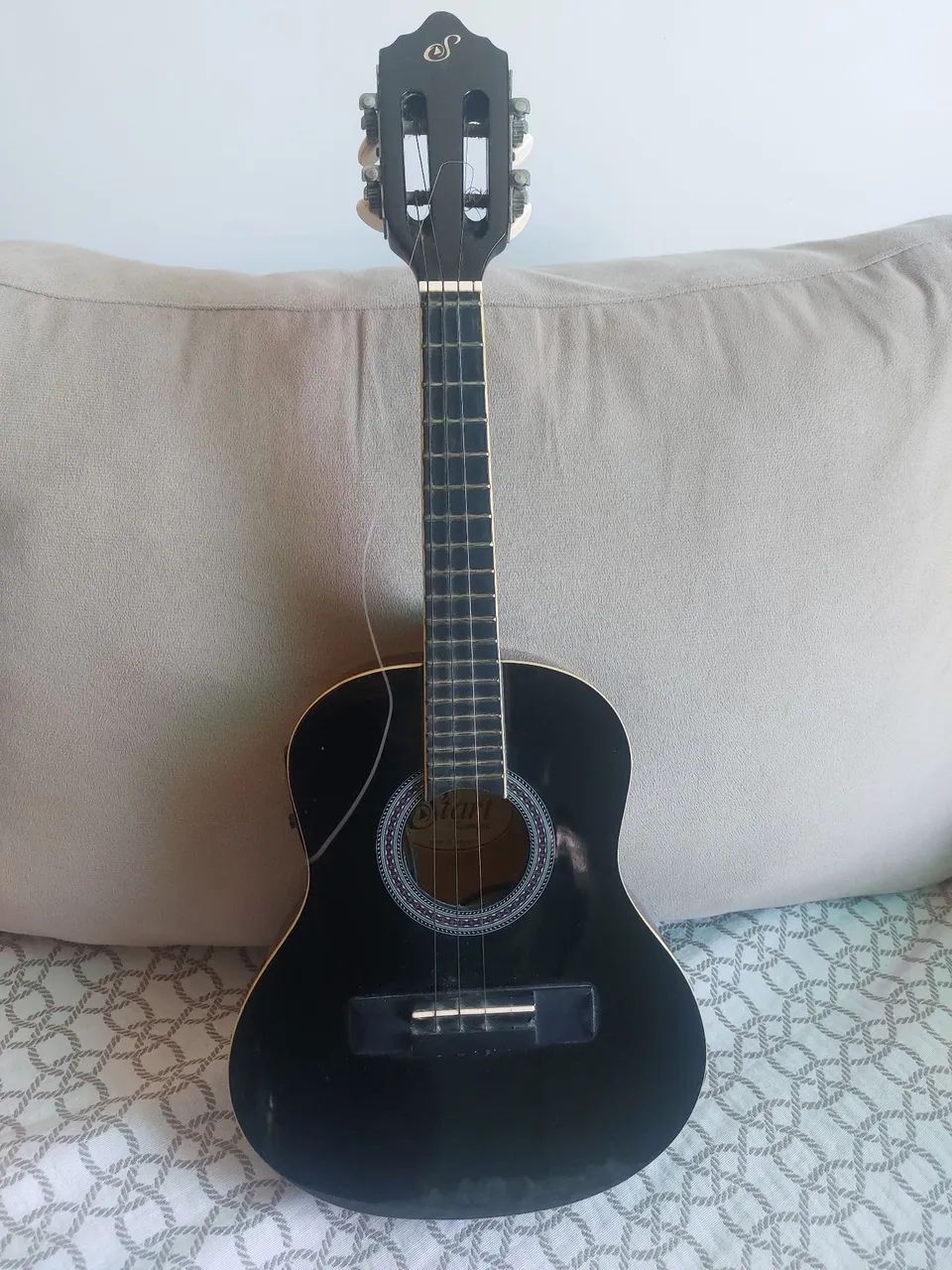 Cavaquinho elétrico 