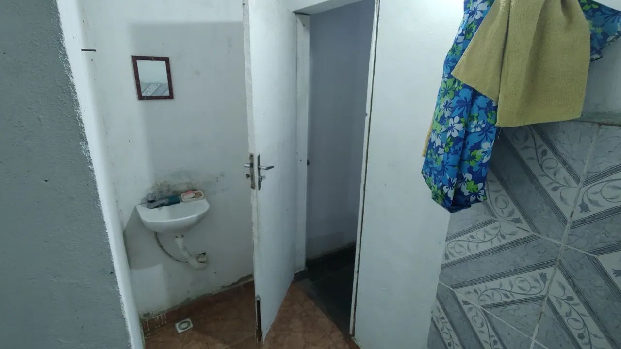 Casa Subsolo com Terreno grande e murado. - Foto 4