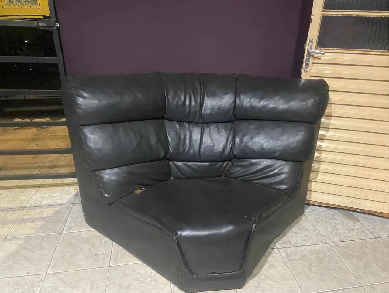 Vendo poltrona de couro R$200 - Foto 2