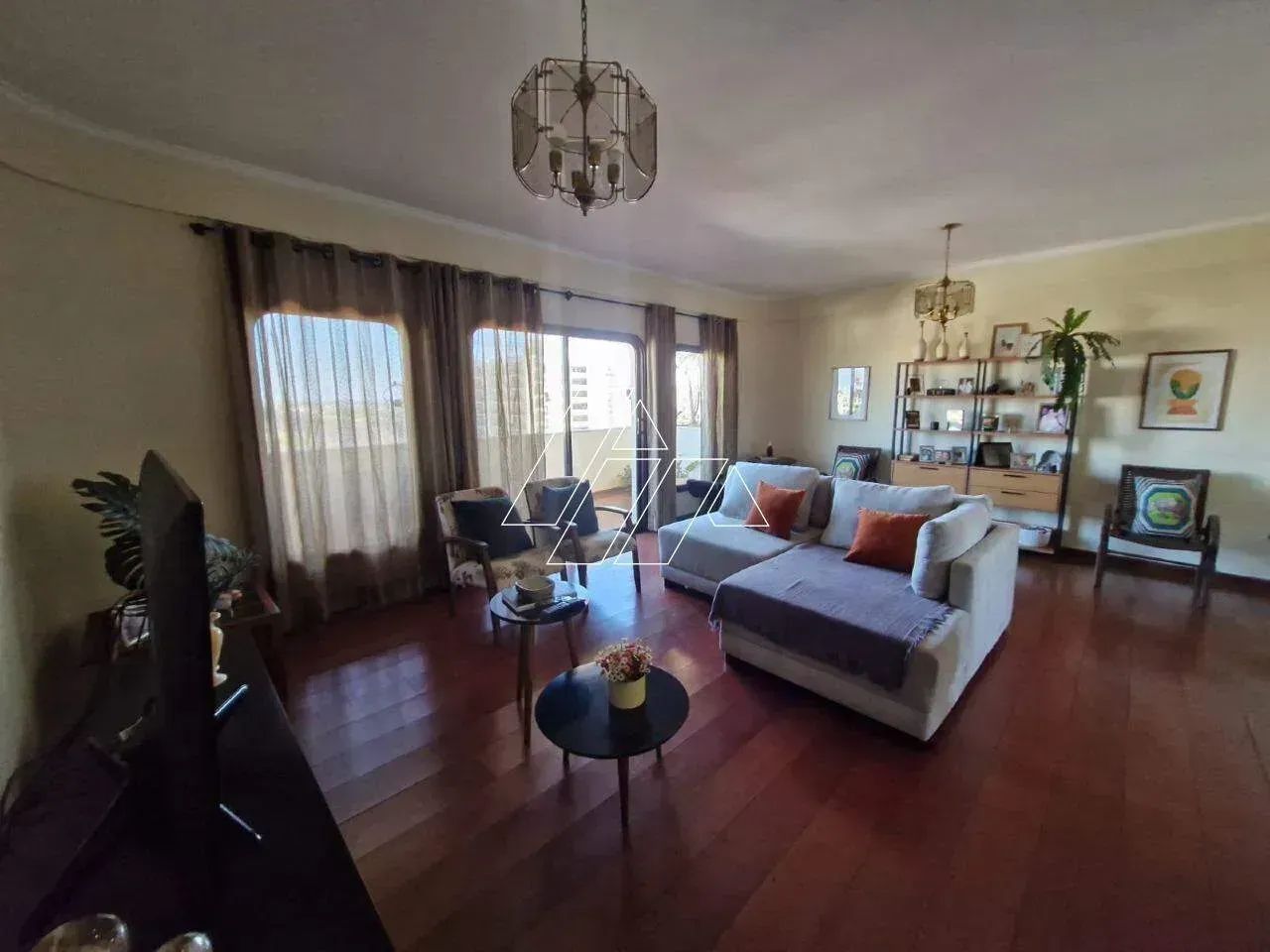 Apartamento amplo com 4 quartos e 2 vagas para alugar no Edifício Primavera  Centro de Mar - Foto 3