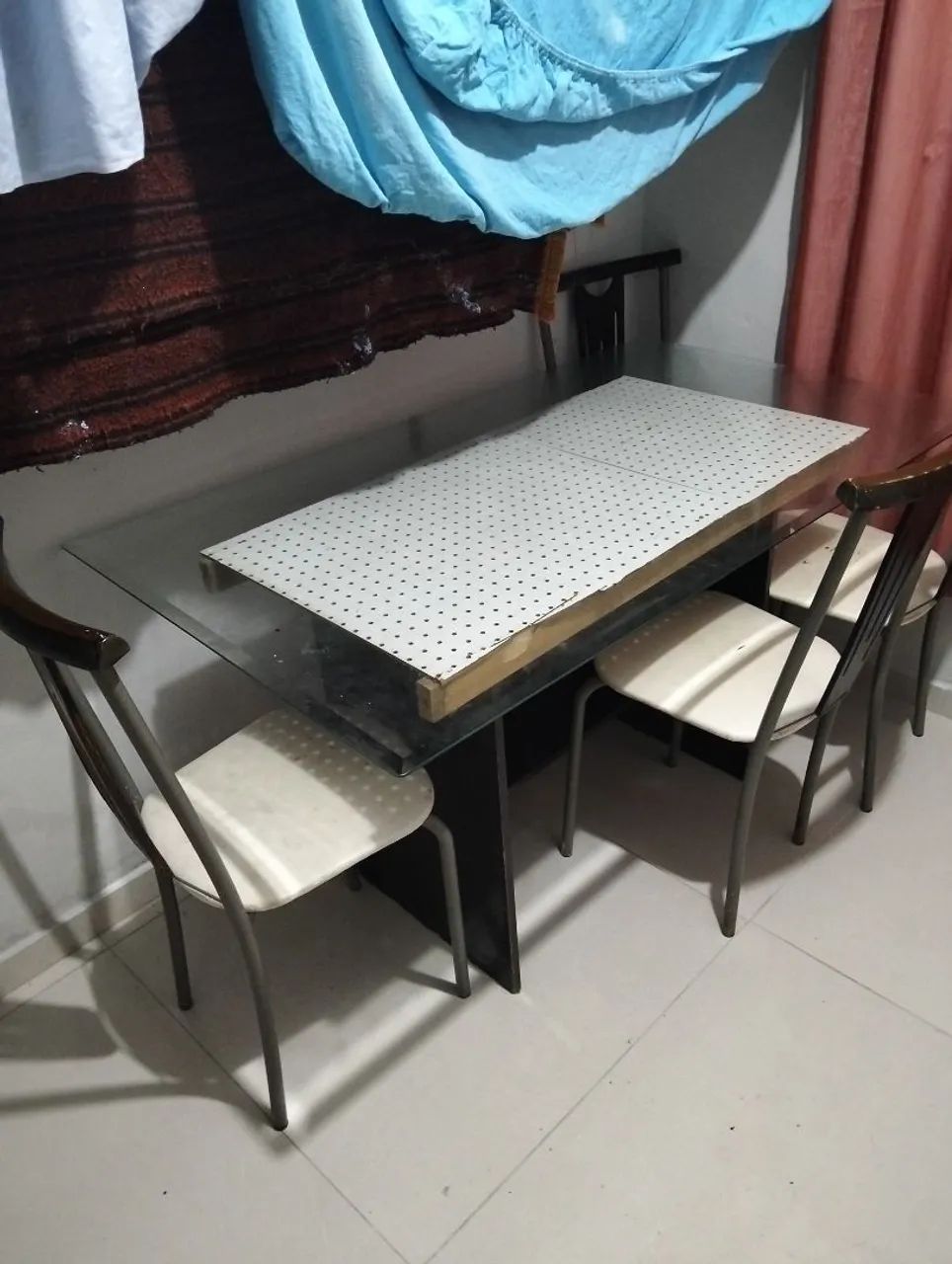 Mesa com o vidro+cadeiras - Foto 5