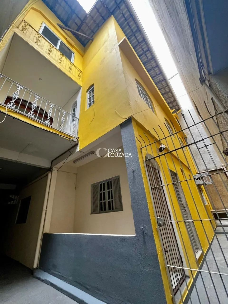 Casa Triplex 04 quartos com 01 suíte no Centro de Vila Velha.