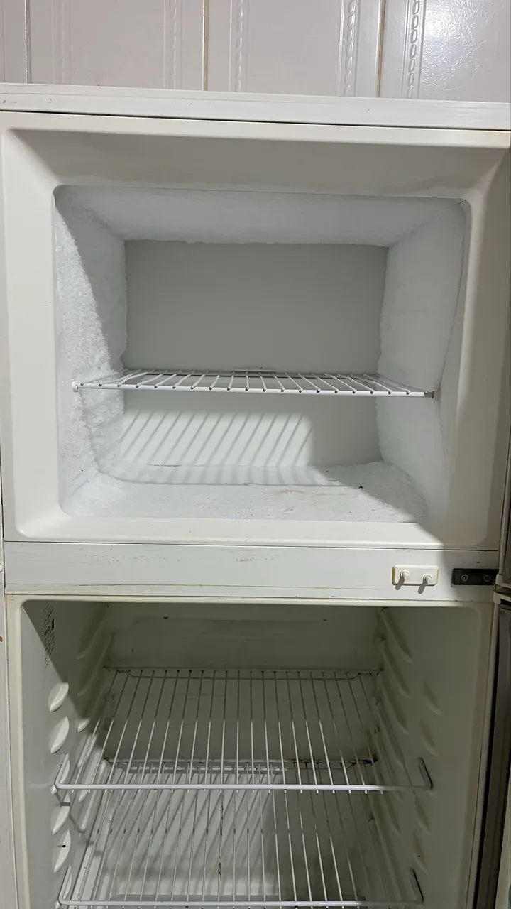 GELADEIRA ELECTROLUX D45 - Foto 2