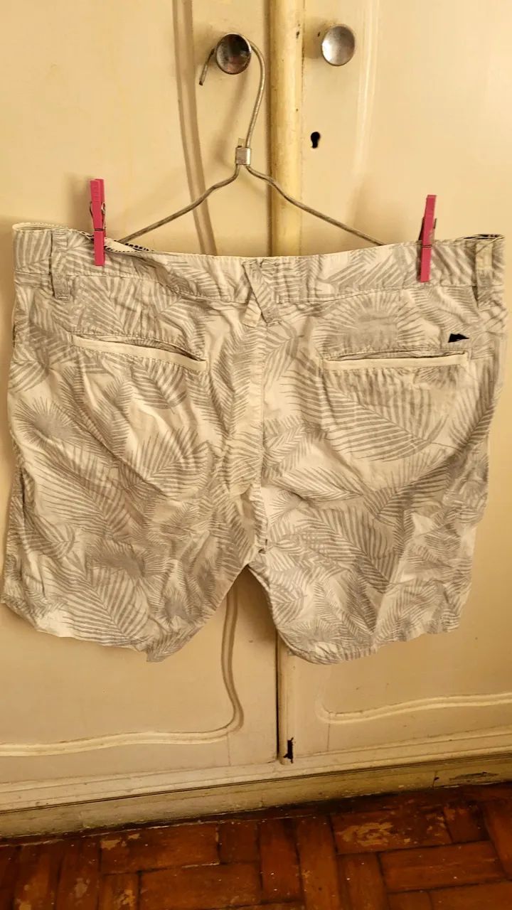 Bermuda 44 original jeans branca folhas - Foto 3