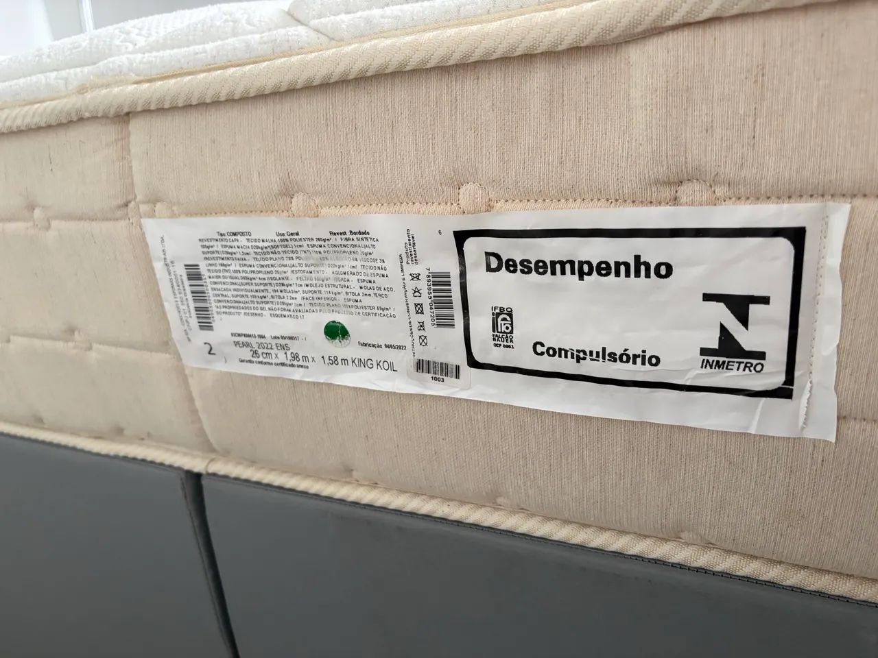 Cama/Colchão Queen (King Koil) + base box em corino bipartida cinza - Foto 4