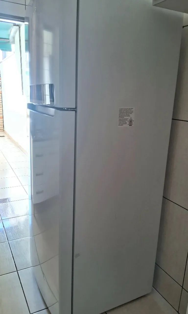 Vendo geladeira Midea funcionando perfeitamente - Foto 2